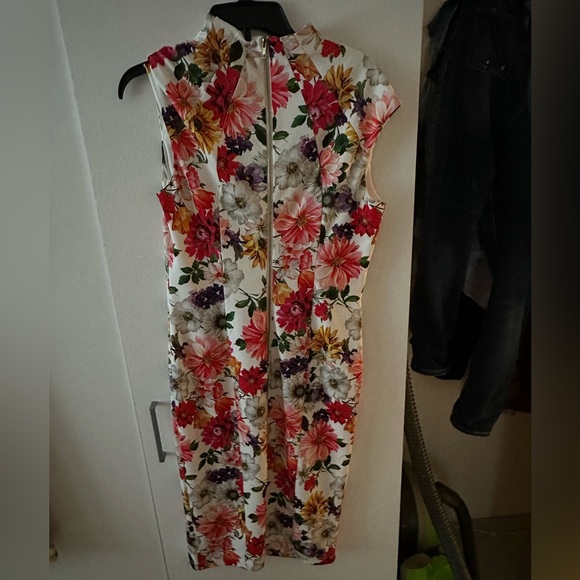 beautiful dress,Really looks new,Just worn one time. - Picture 1 of 2
